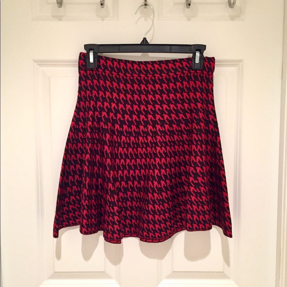 Red and Black Houndstooth Flare Sweater Skirt